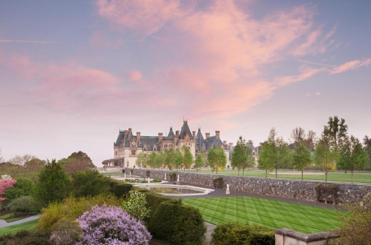 Holiday Inn Asheville East-Blue Ridge Pkwy By Ihg Eksteriør billede