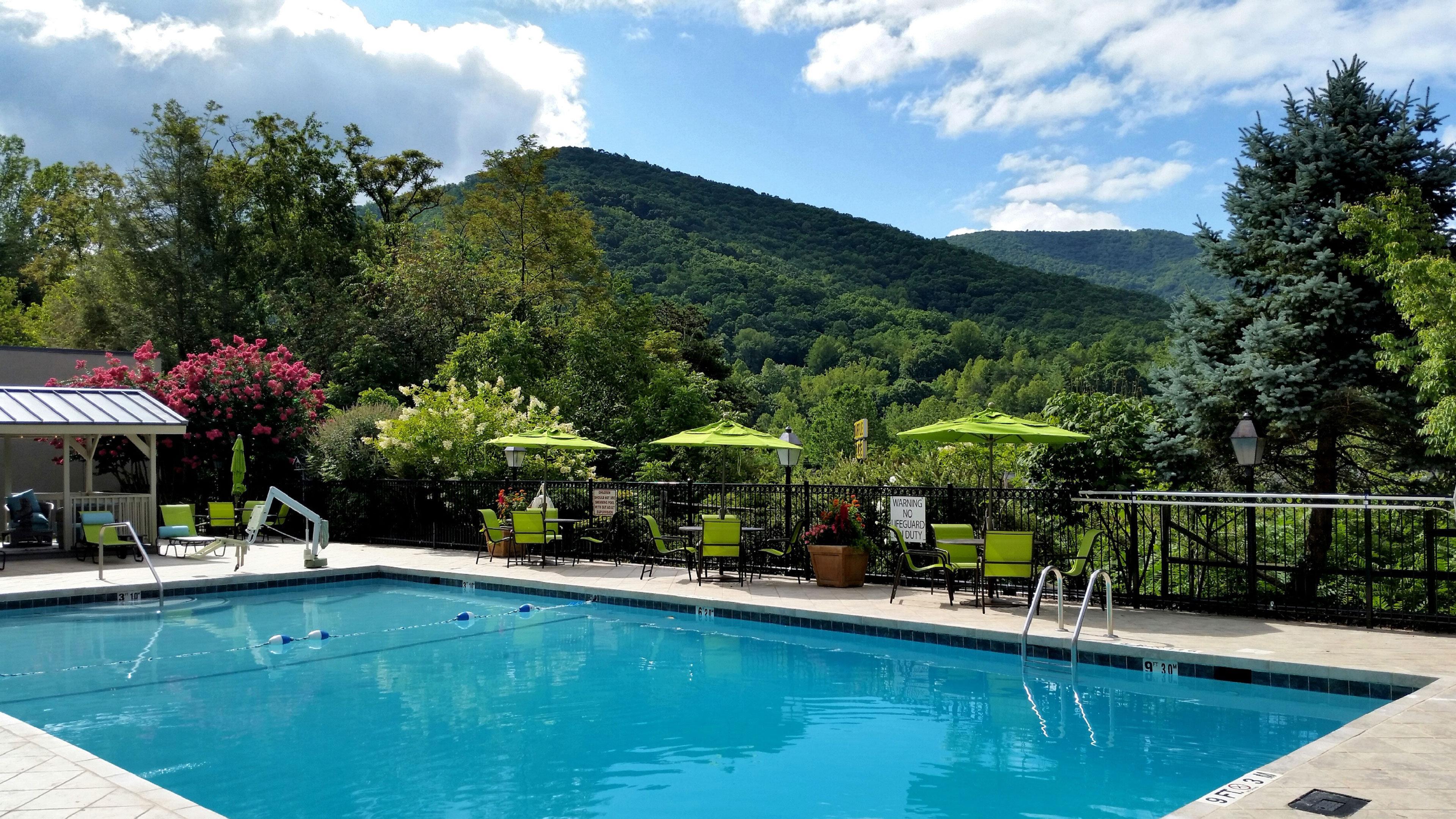 Holiday Inn Asheville East-Blue Ridge Pkwy By Ihg Eksteriør billede