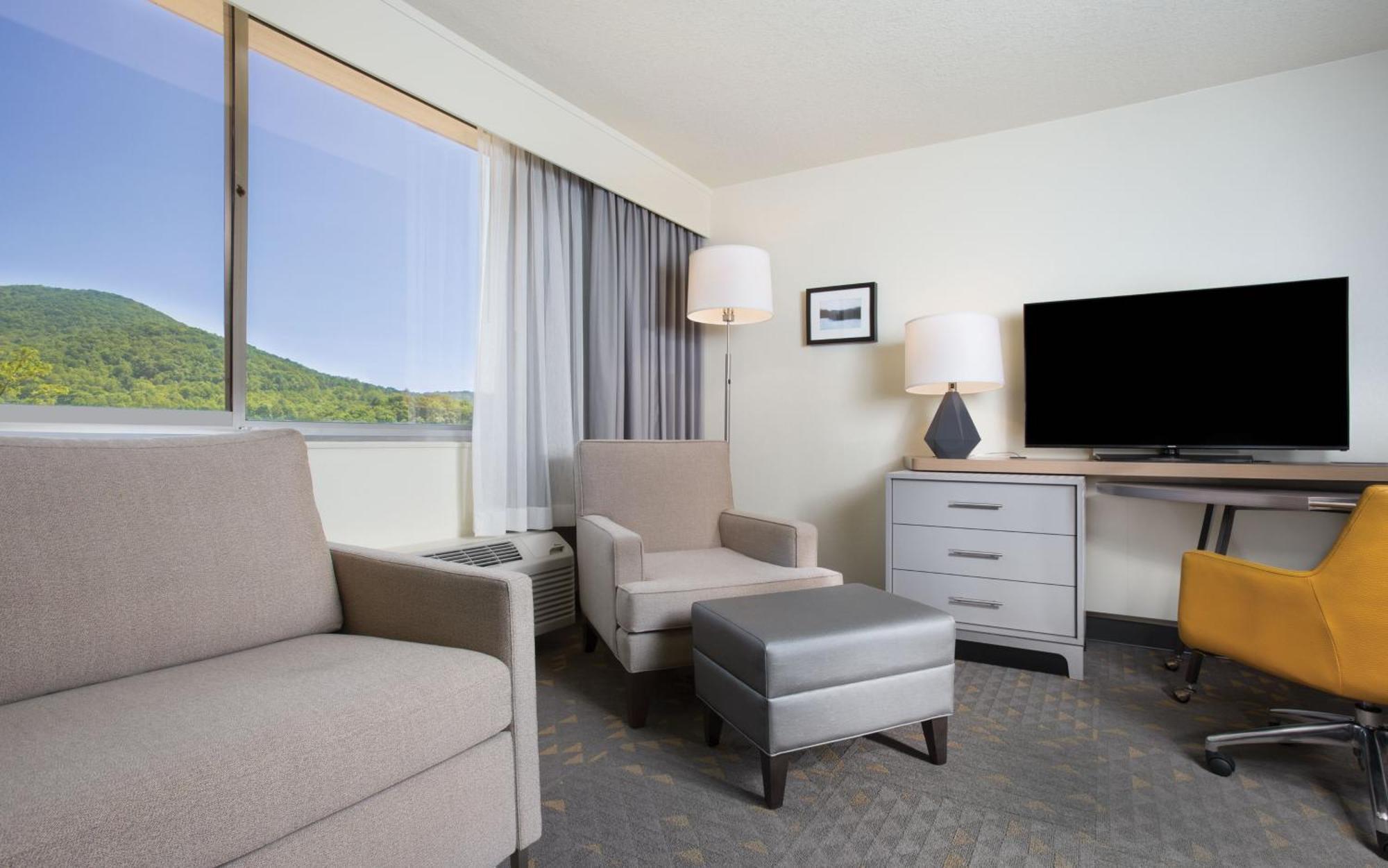 Holiday Inn Asheville East-Blue Ridge Pkwy By Ihg Eksteriør billede
