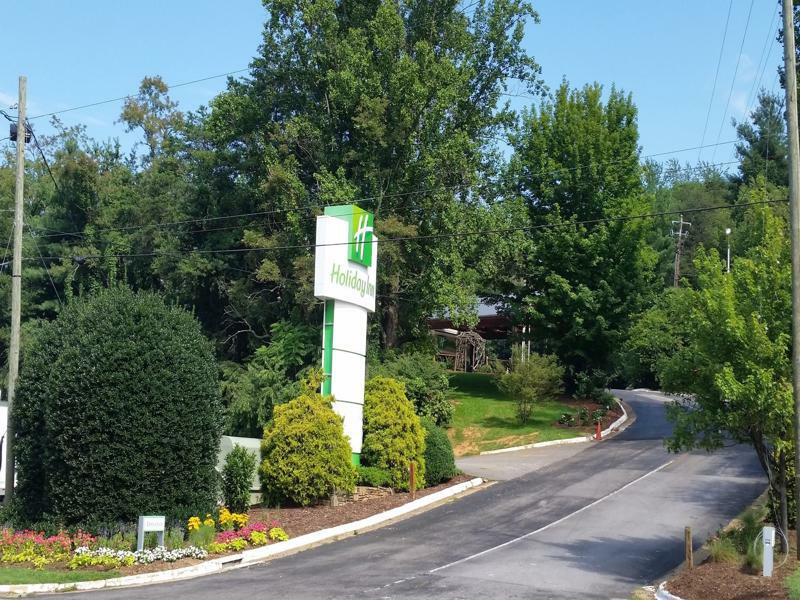 Holiday Inn Asheville East-Blue Ridge Pkwy By Ihg Eksteriør billede