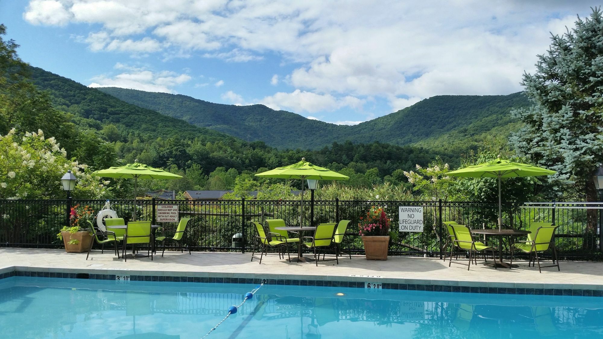 Holiday Inn Asheville East-Blue Ridge Pkwy By Ihg Eksteriør billede